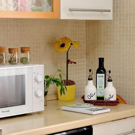 Relax Rome With 2 Balconies - 2 Bedroom Flat, 3Rd Floor With Lift, High Comfort, Quite, A Walk From Urban Train Station Gemelli And Metro A Stops Battistini & Cornelia Connecting To Center In 20 Minutes, 2 Steps From Bus Stop, Cycle Path, Groceries Esterno foto